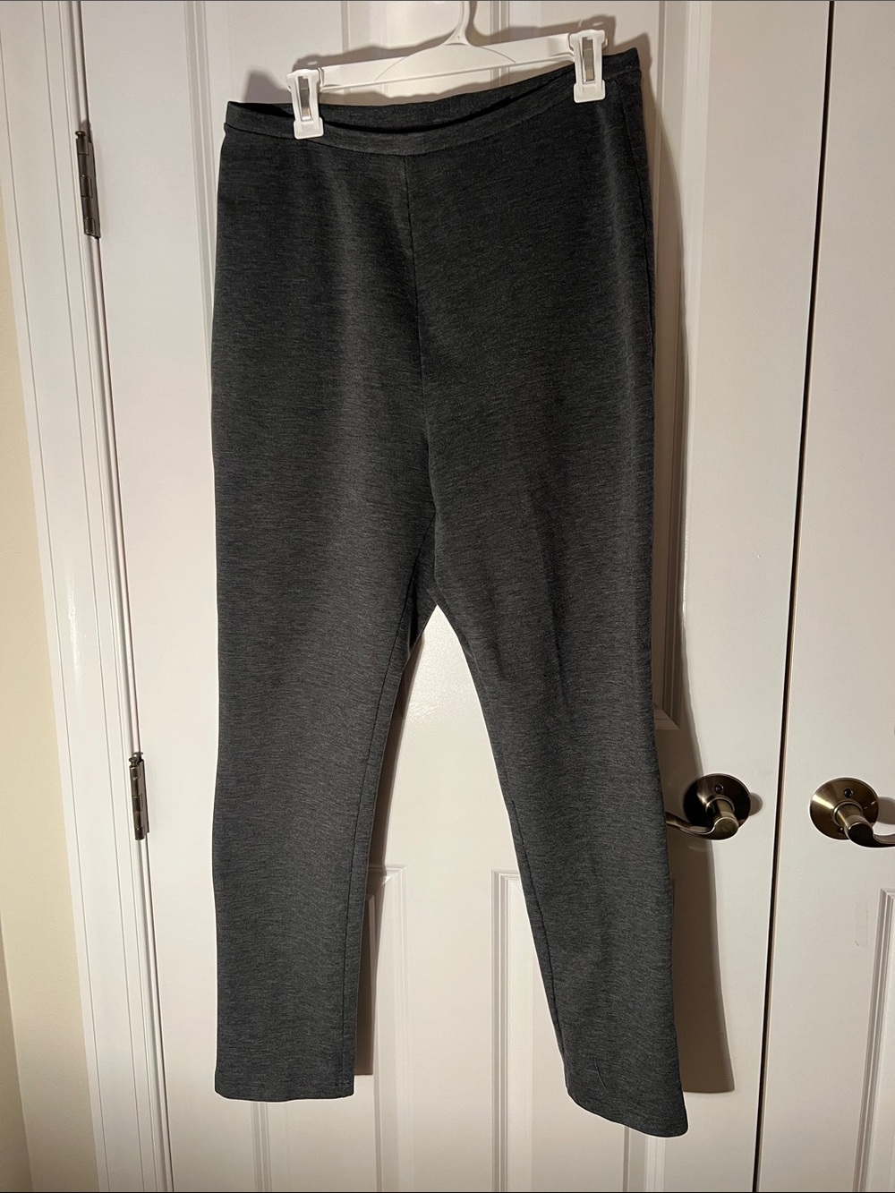 Avenue - Women's Stretch Ponte Ankle Pants -Charcoal, Grey Size 14/16 Tall